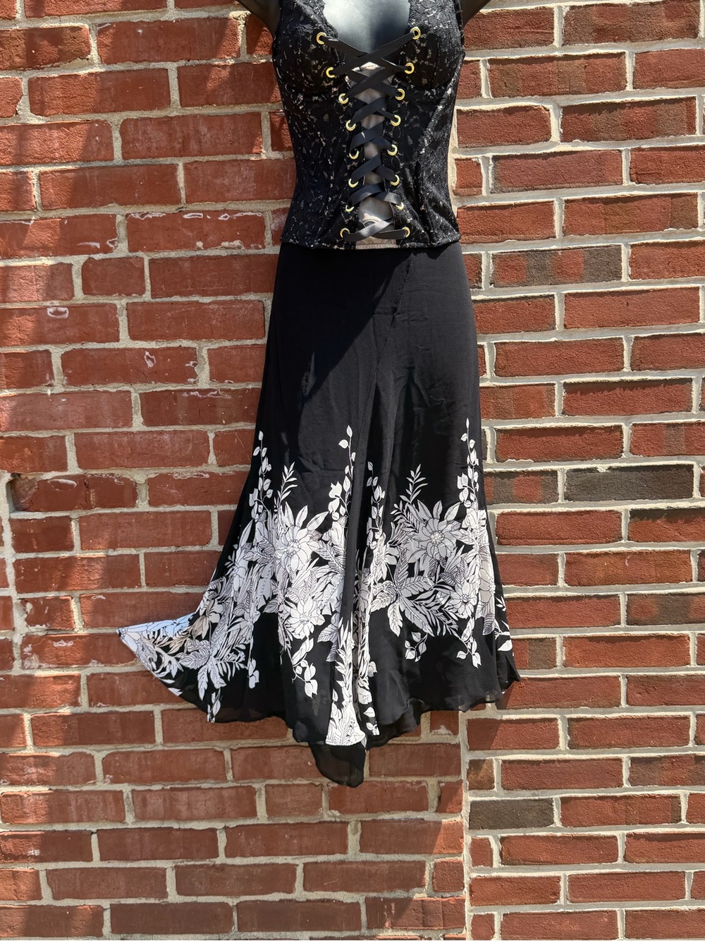 Black Floral Border Midi Skirt - Black - Picture 2 of 4